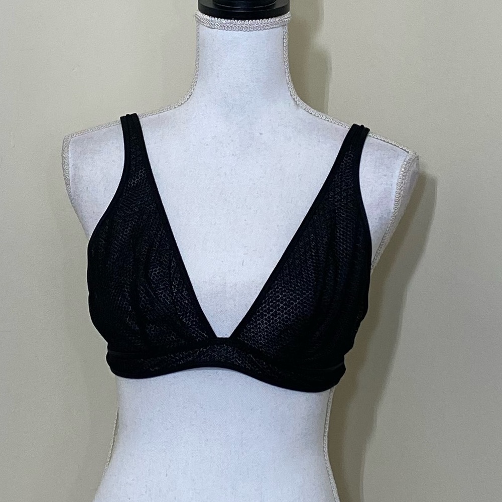 Victoria’s Secret Lace black Wireless Bra Size Large